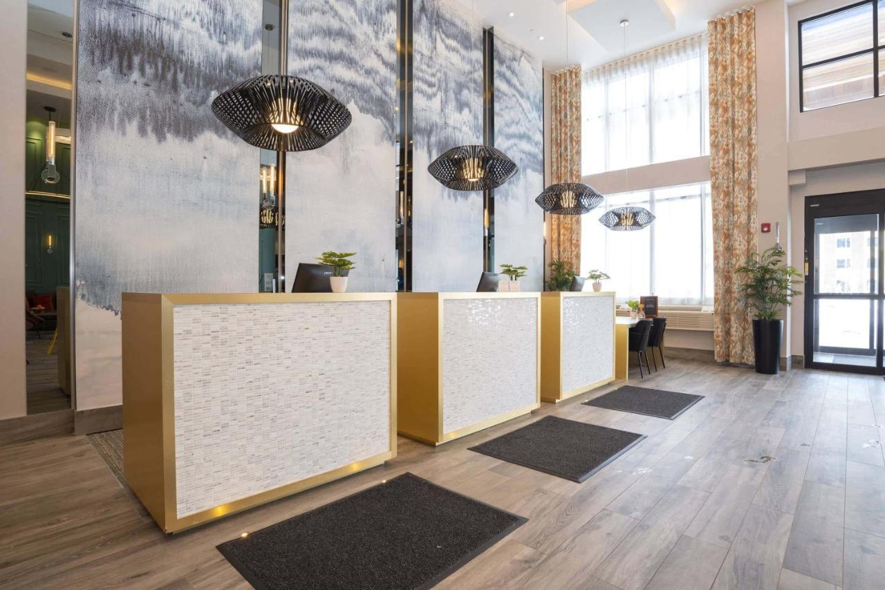 Sandman Signature Sherwood Park Hotel Екстер'єр фото