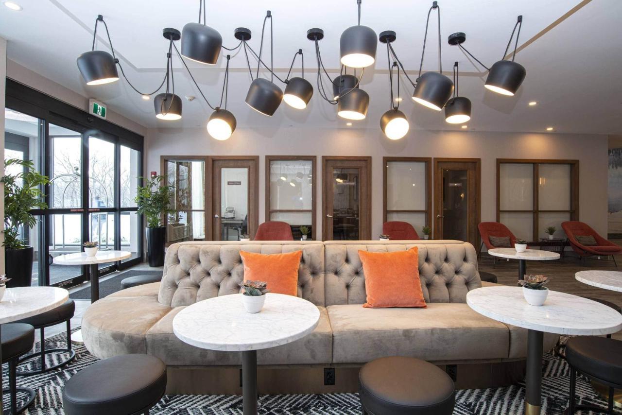 Sandman Signature Sherwood Park Hotel Екстер'єр фото