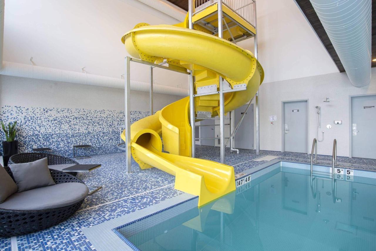 Sandman Signature Sherwood Park Hotel Екстер'єр фото