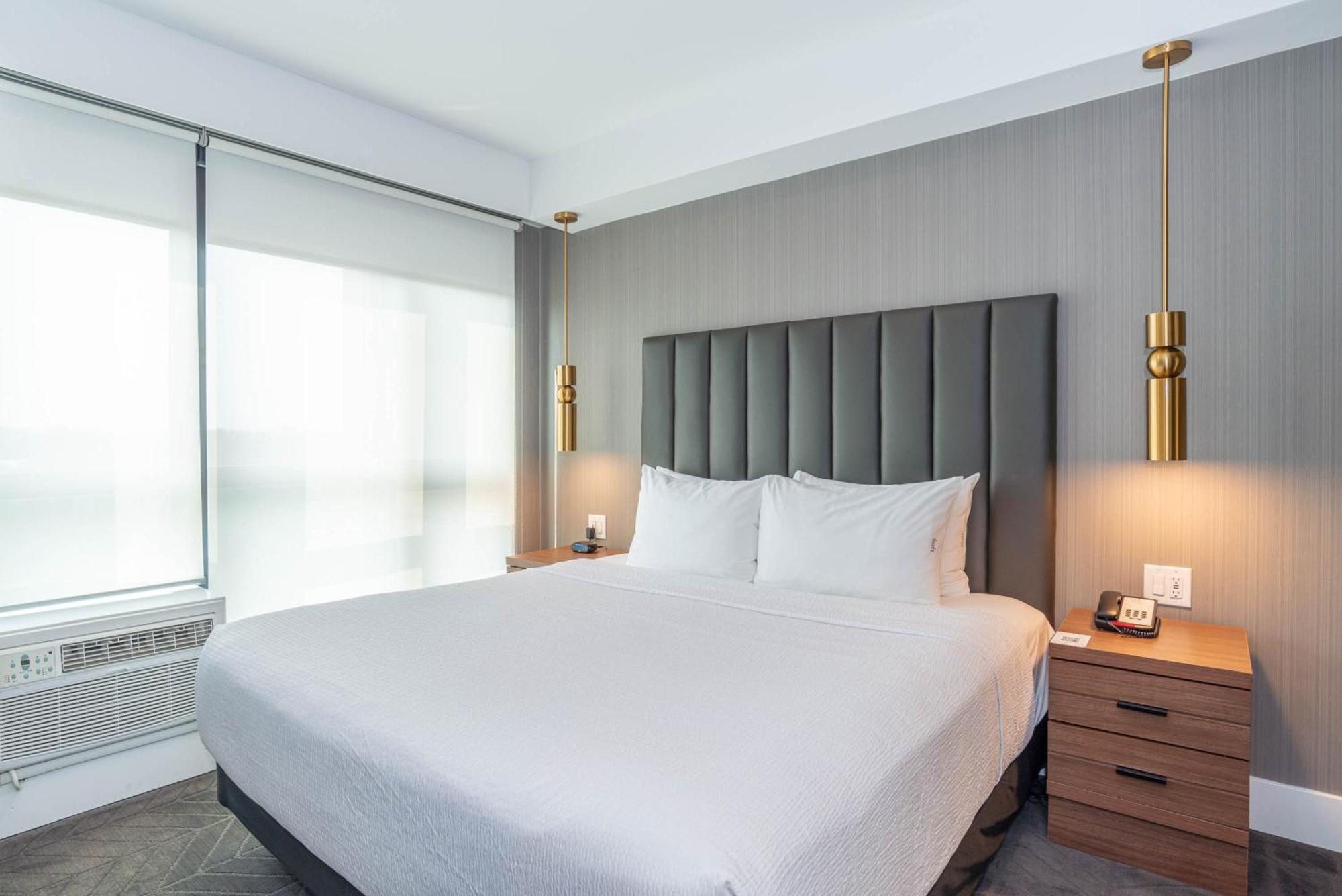Sandman Signature Sherwood Park Hotel Екстер'єр фото