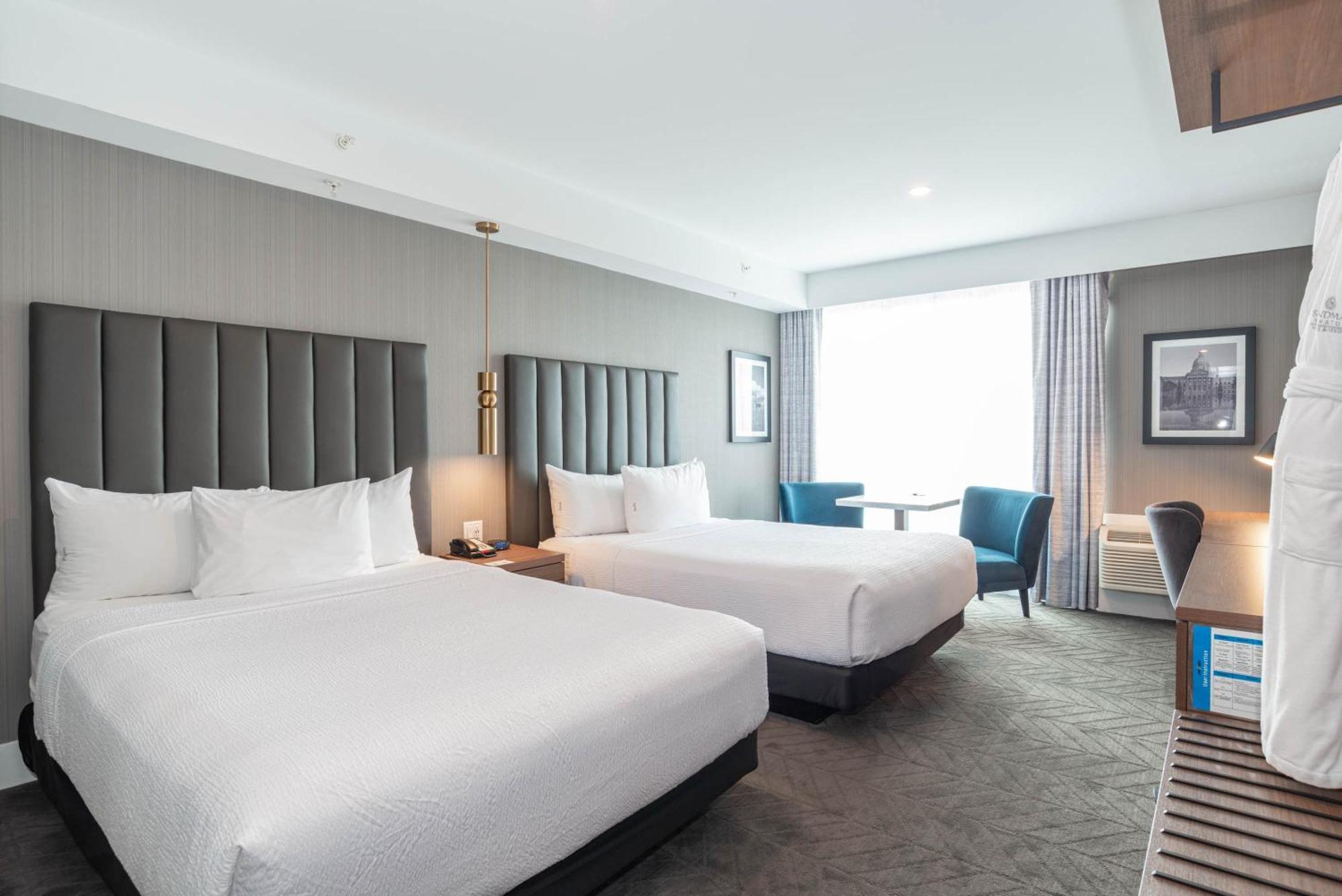 Sandman Signature Sherwood Park Hotel Екстер'єр фото