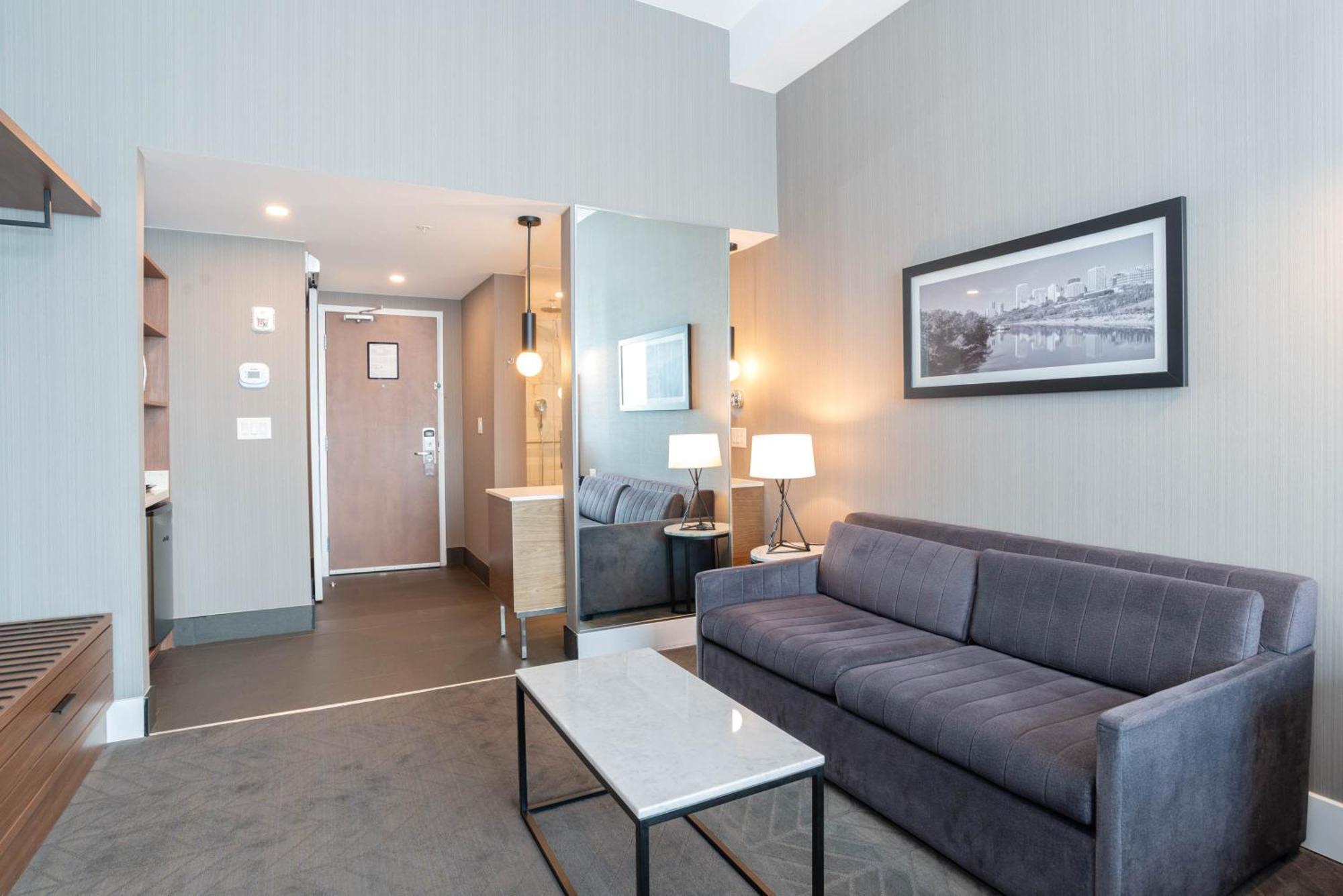 Sandman Signature Sherwood Park Hotel Екстер'єр фото