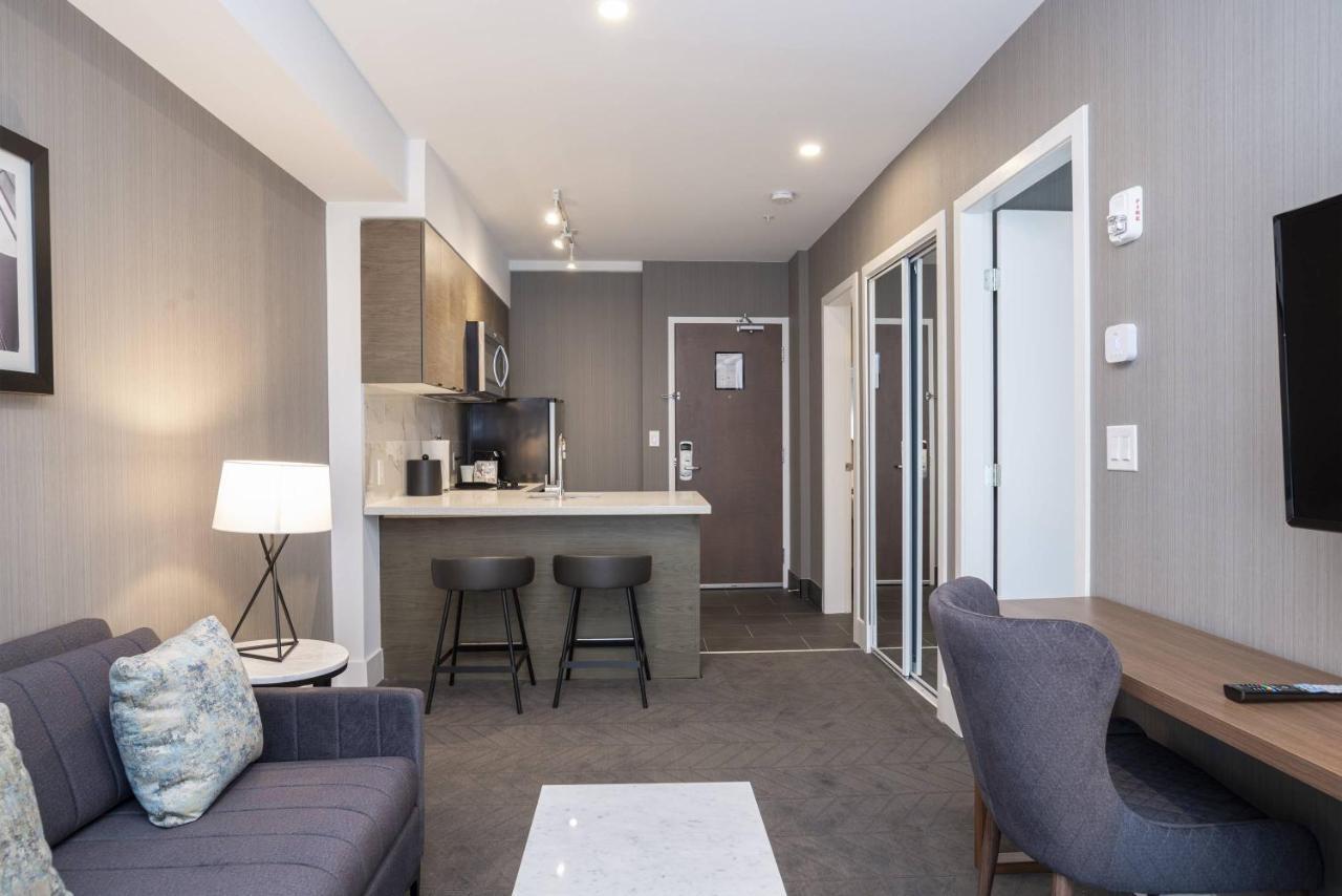 Sandman Signature Sherwood Park Hotel Екстер'єр фото