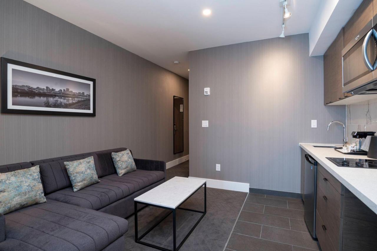 Sandman Signature Sherwood Park Hotel Екстер'єр фото