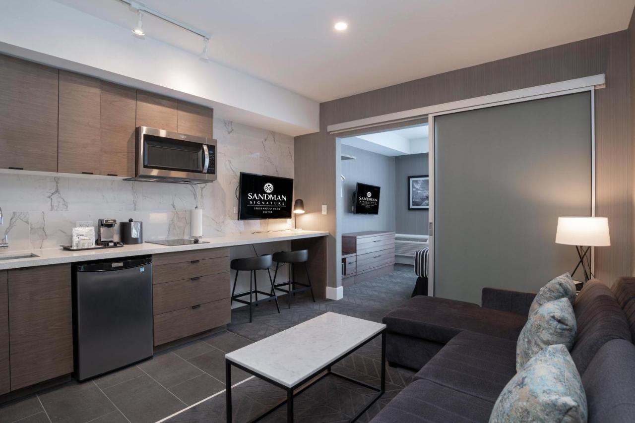 Sandman Signature Sherwood Park Hotel Екстер'єр фото